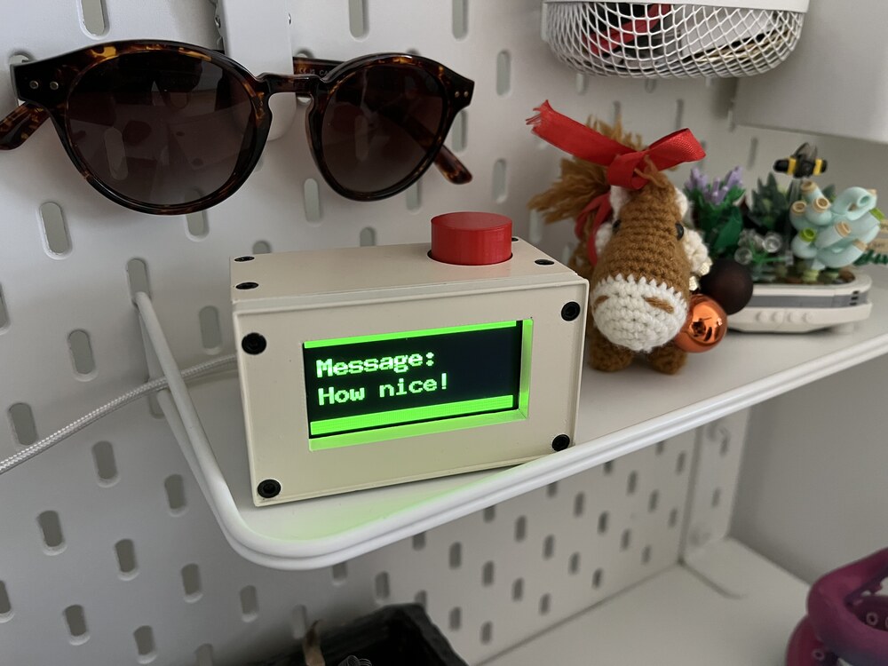 Retro cube showing "How nice!"